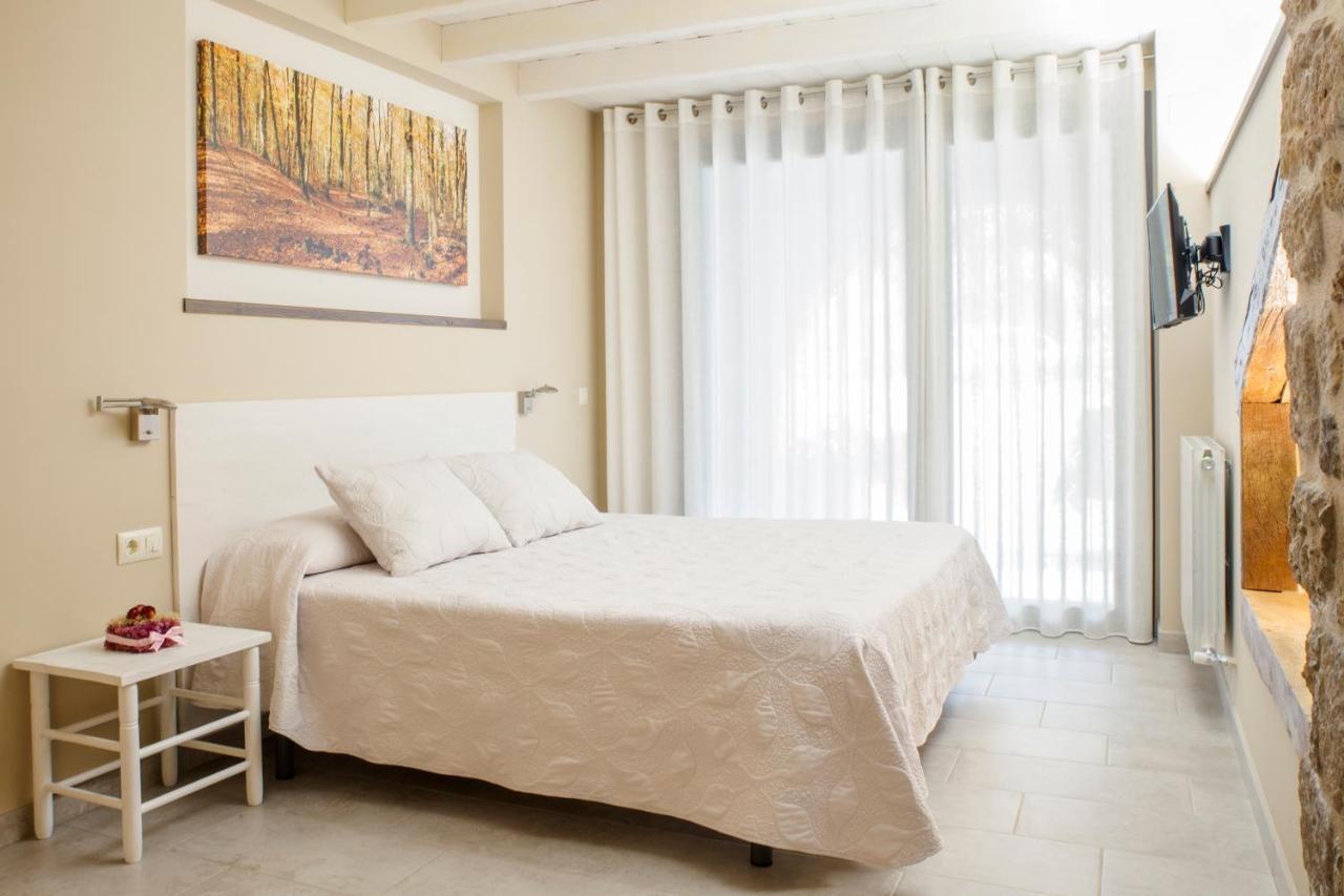 Habitacions Placa Major Santa Pau Dış mekan fotoğraf