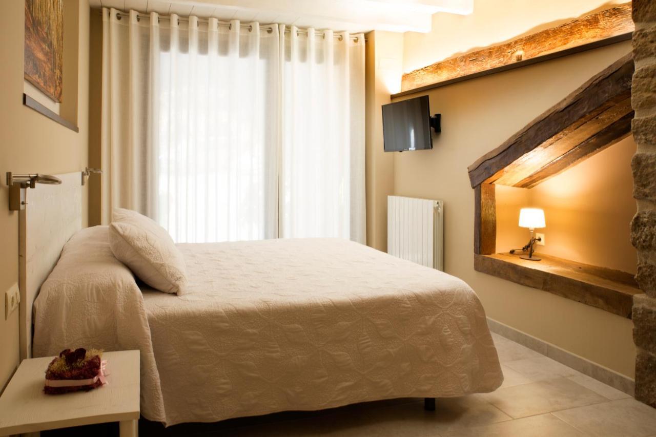 Habitacions Placa Major Santa Pau Dış mekan fotoğraf